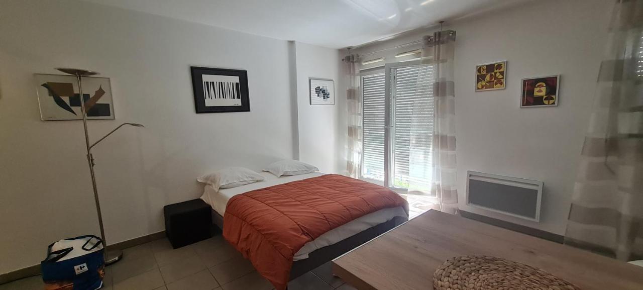 Beau Studio Tout Confort Au Calme Avec Parking . Apartment วีเลอร์บาน ภายนอก รูปภาพ